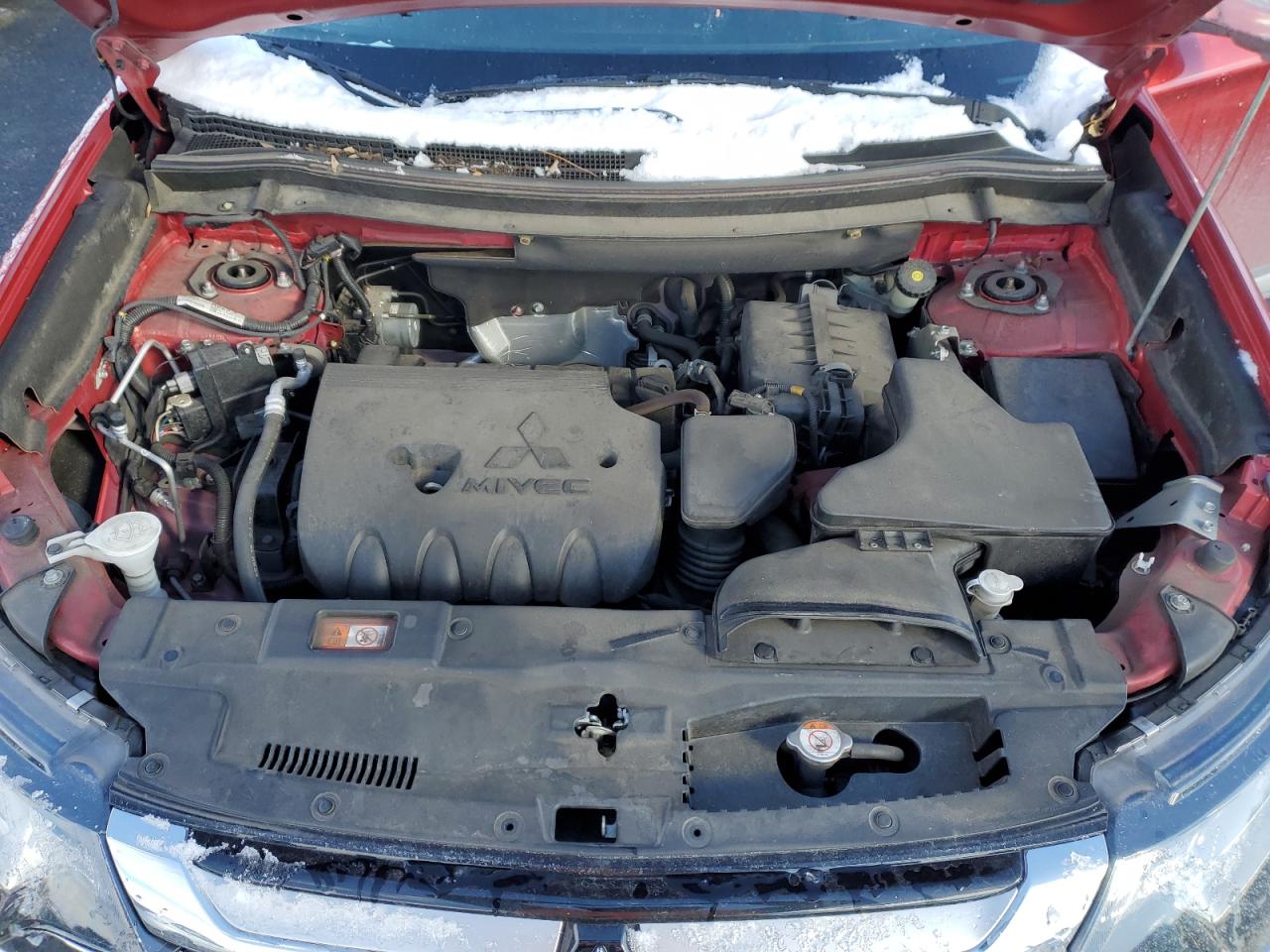 2018 Mitsubishi Outlander - Image 14