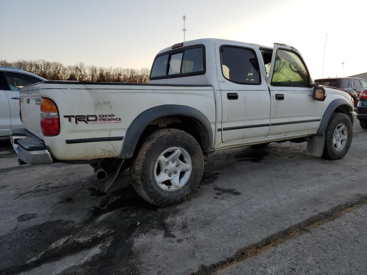 2004 Toyota Tacoma - Image 3