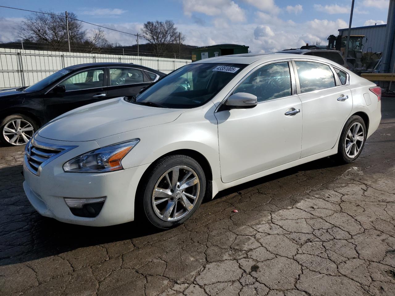 2015 Nissan Altima - Image 1