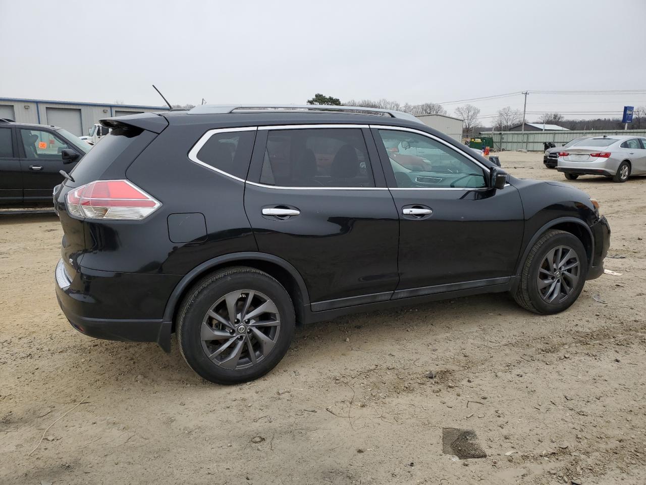 2016 Nissan Rogue - Image 3