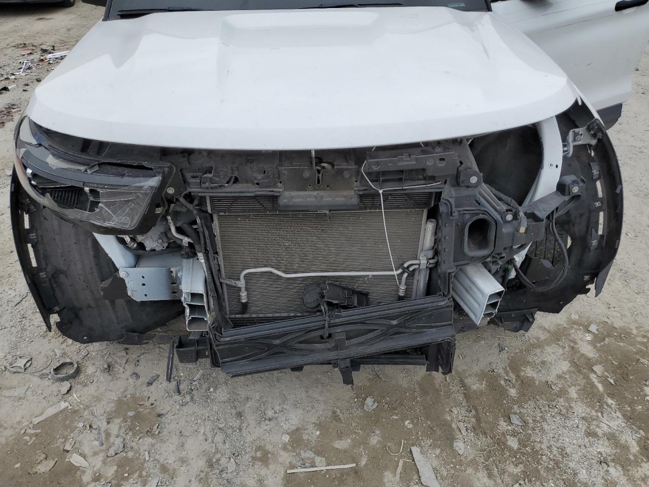 2020 Ford Explorer - Image 12
