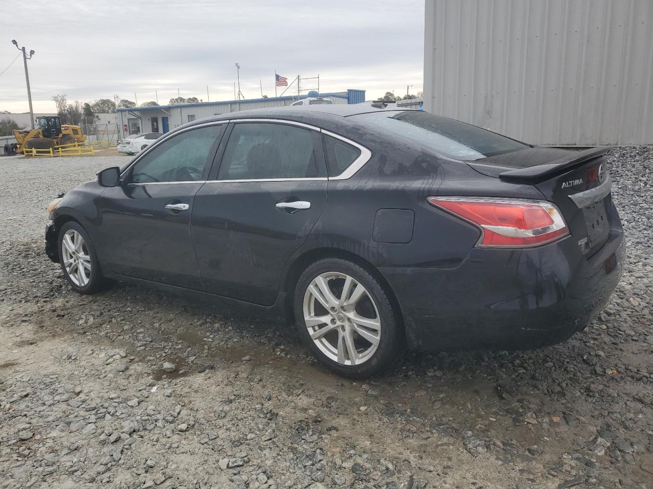 2014 Nissan Altima - Image 2