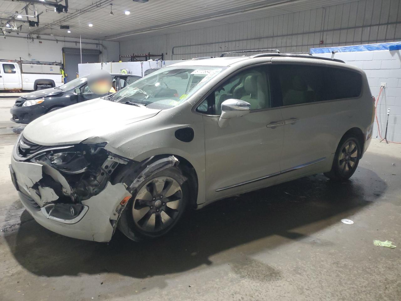 2017 Chrysler Pacifica - Image 1