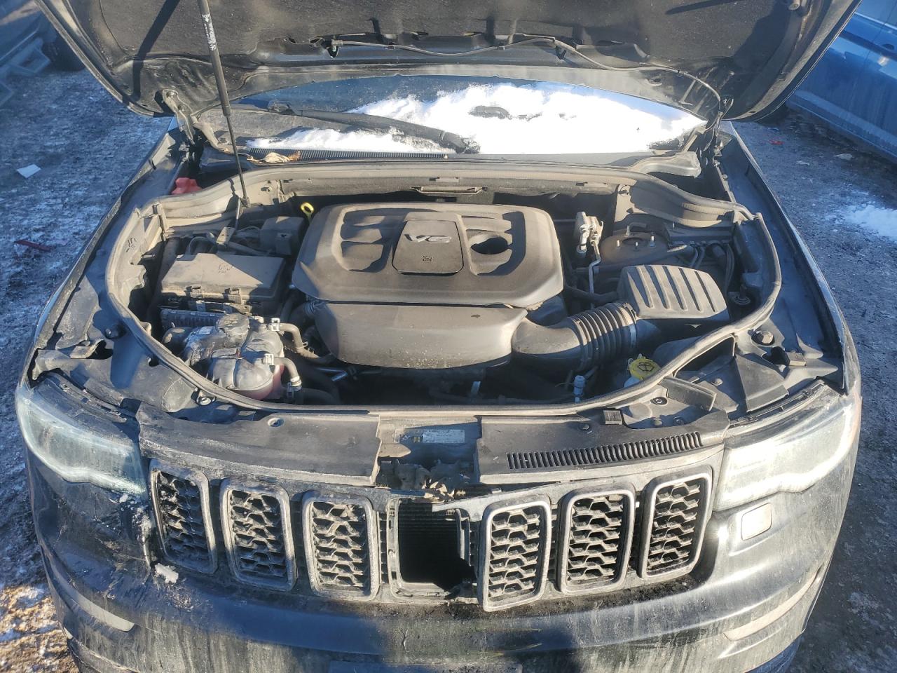 2019 Jeep Grand Cherokee - Image 12