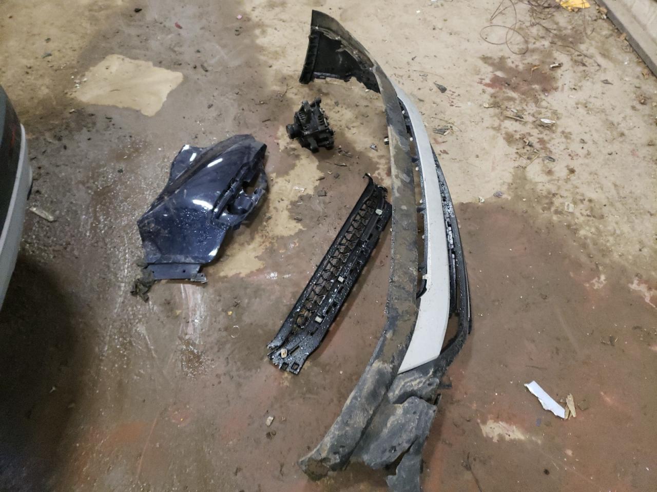 2017 GMC Acadia - Image 13