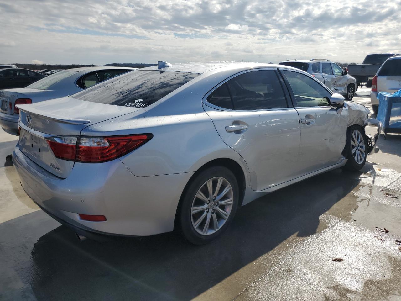 2015 Lexus ES - Image 3