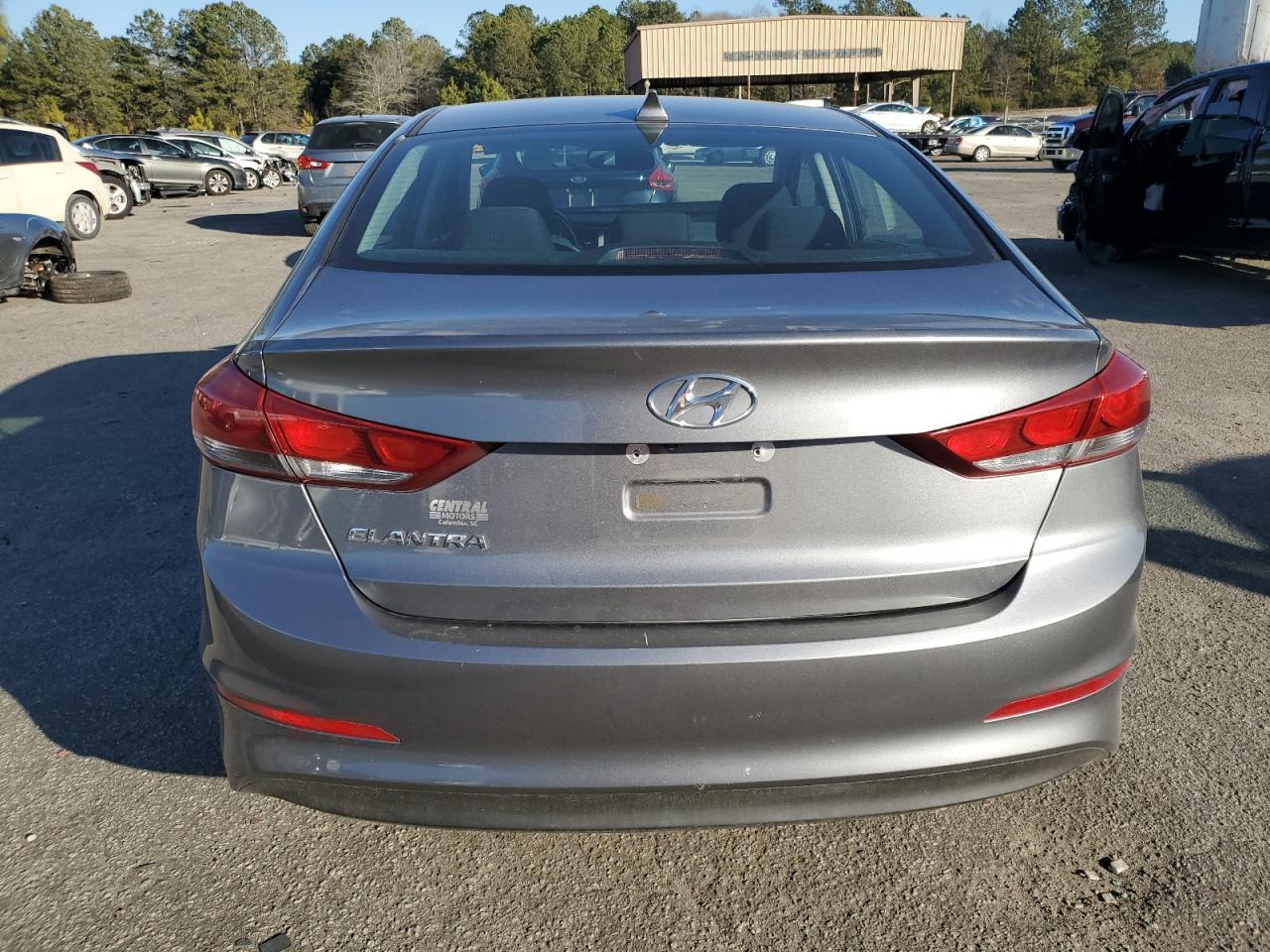 2018 Hyundai Elantra - Image 6