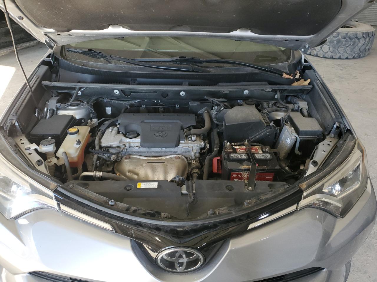 2017 Toyota RAV 4 - Image 12