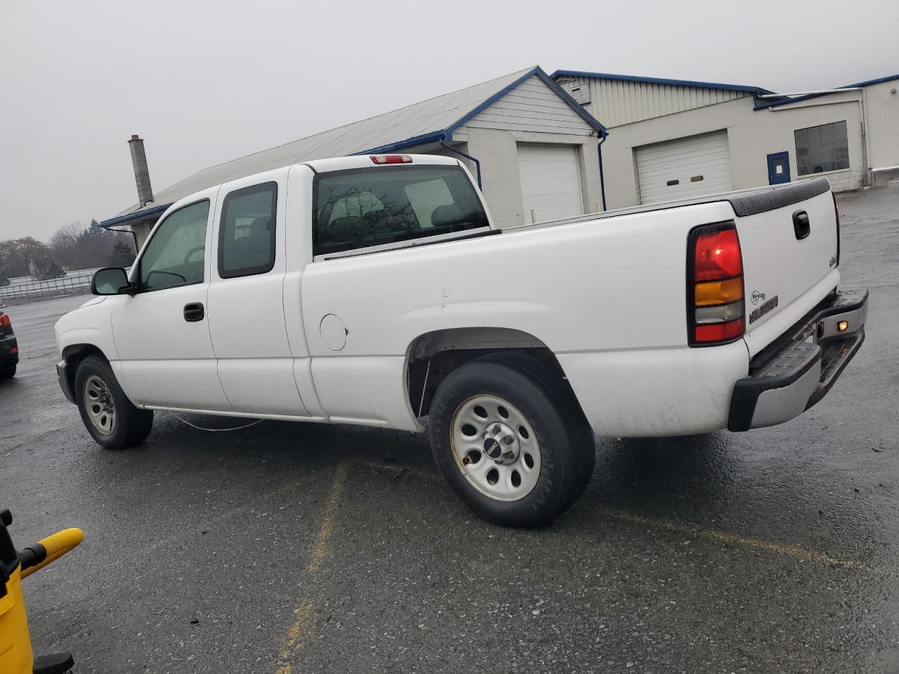 2007 GMC Sierra - Image 2