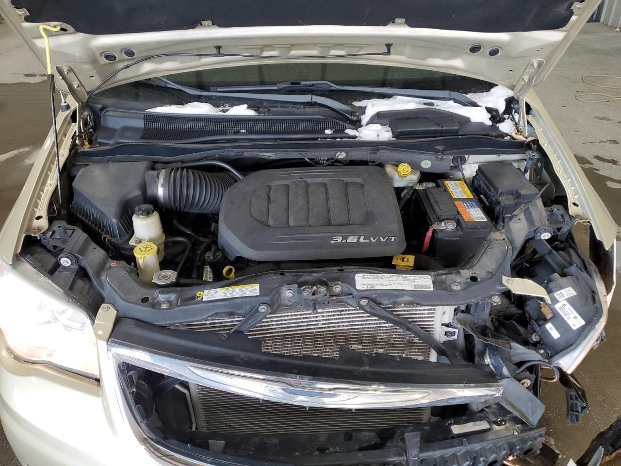 2012 Chrysler Town & Country - Image 12