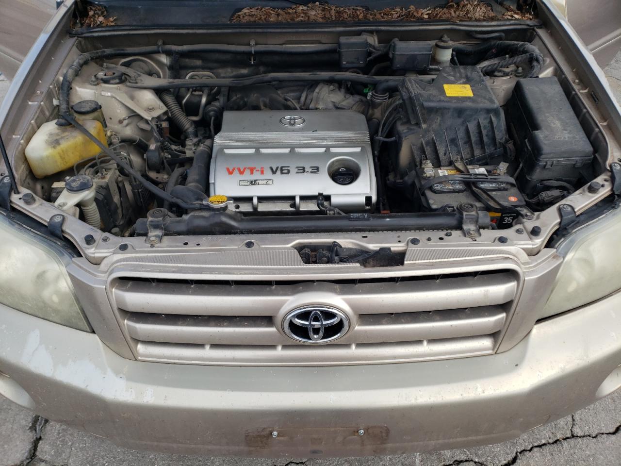 2004 Toyota Highlander - Image 12