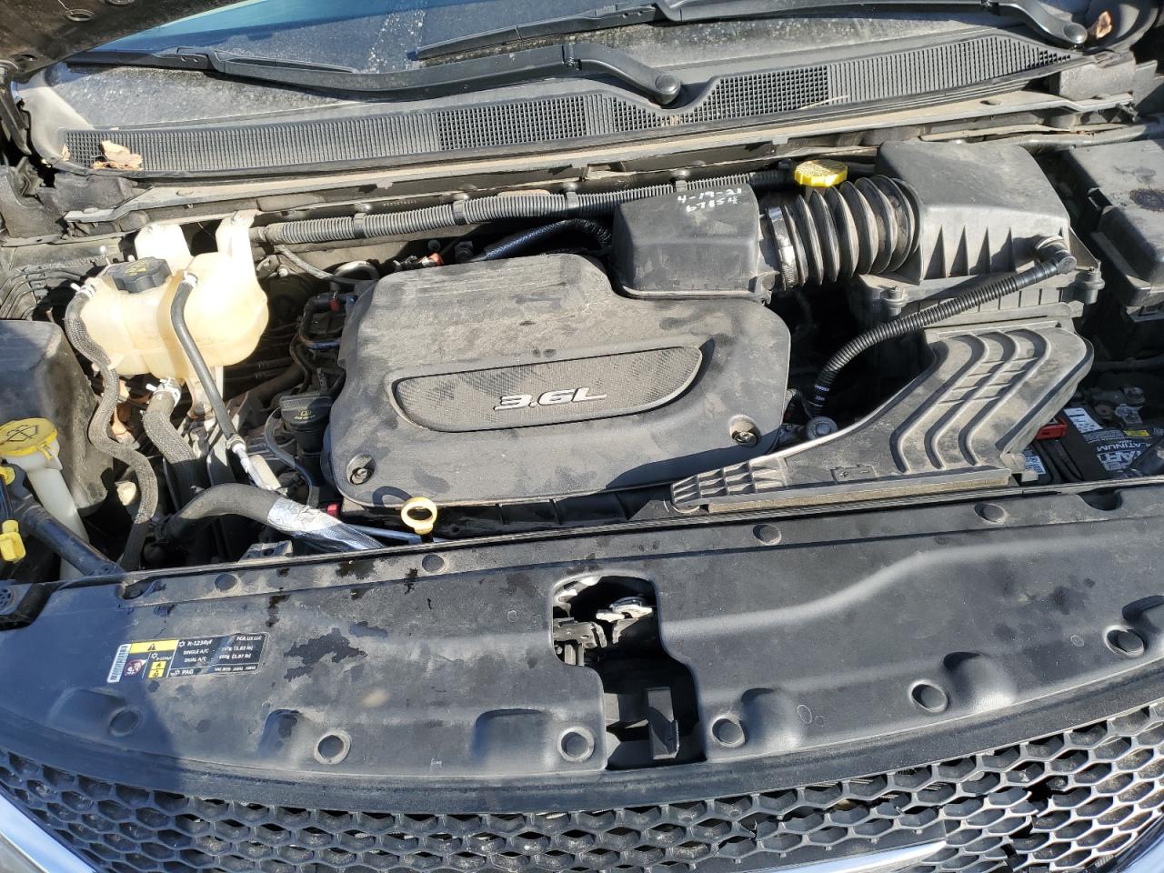 2017 Chrysler Pacifica - Image 12