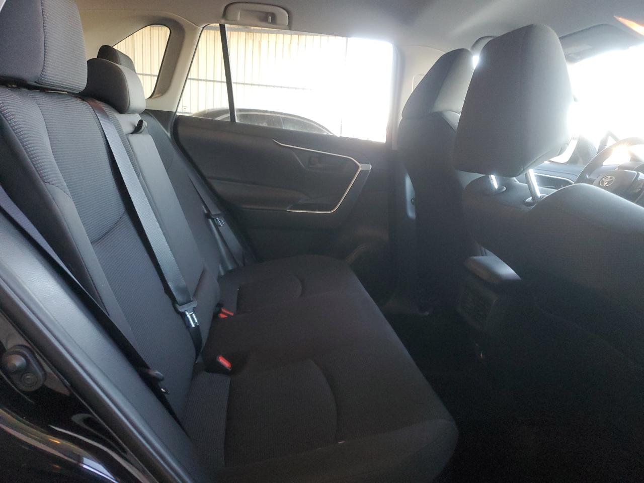 2020 Toyota RAV 4 - Image 11