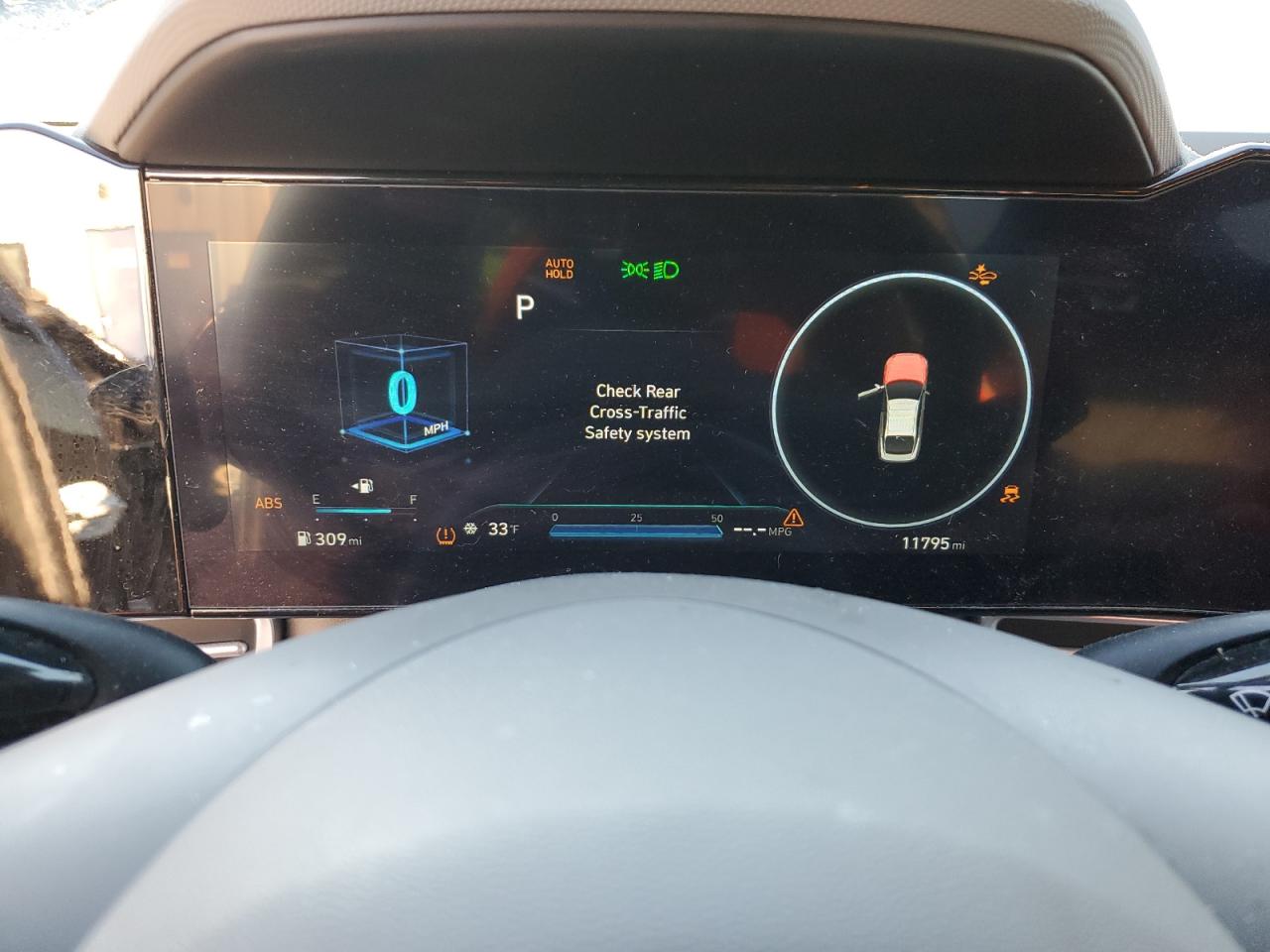 2023 Hyundai Elantra - Image 9