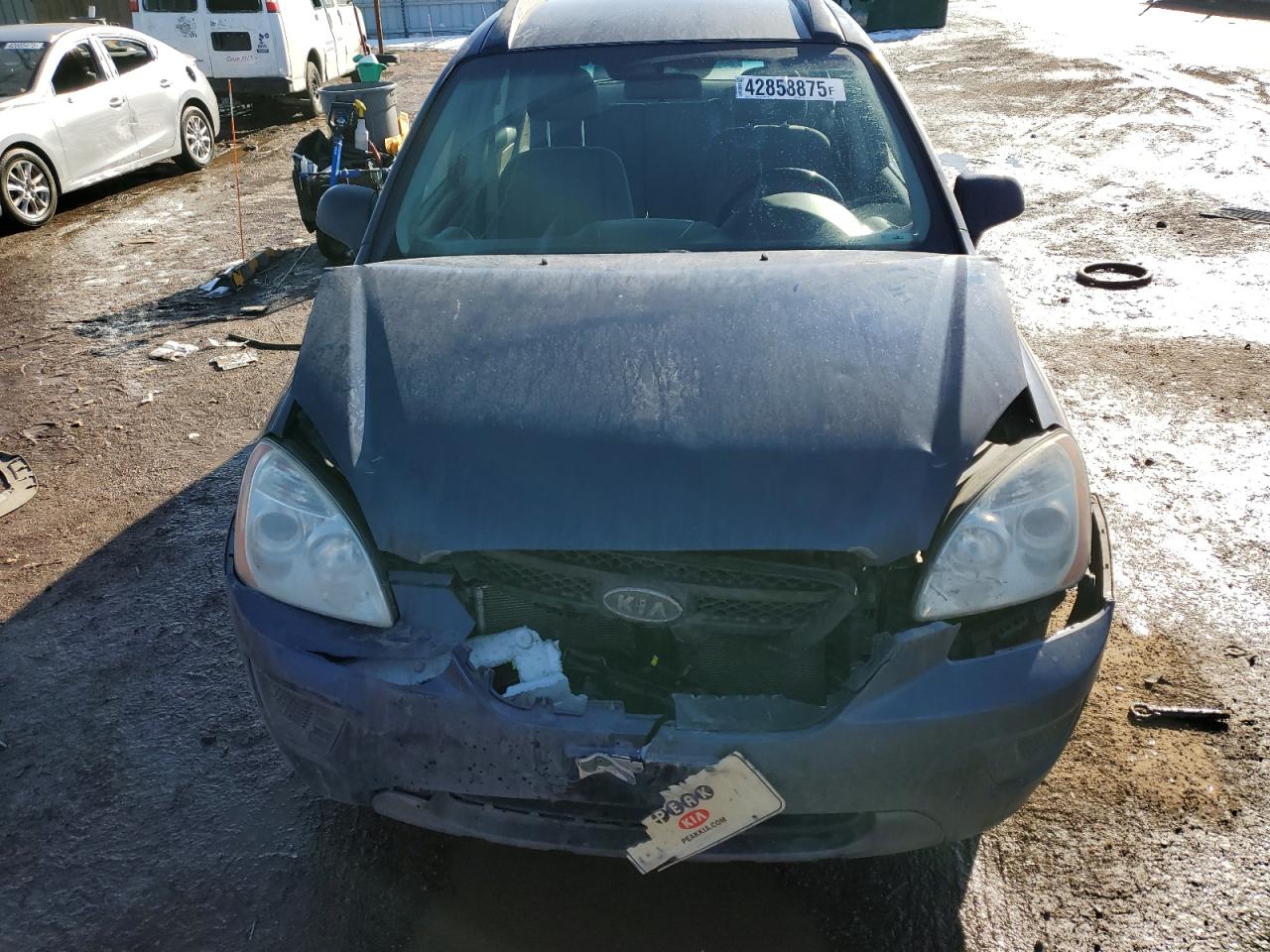 2007 Kia Rondo - Image 12
