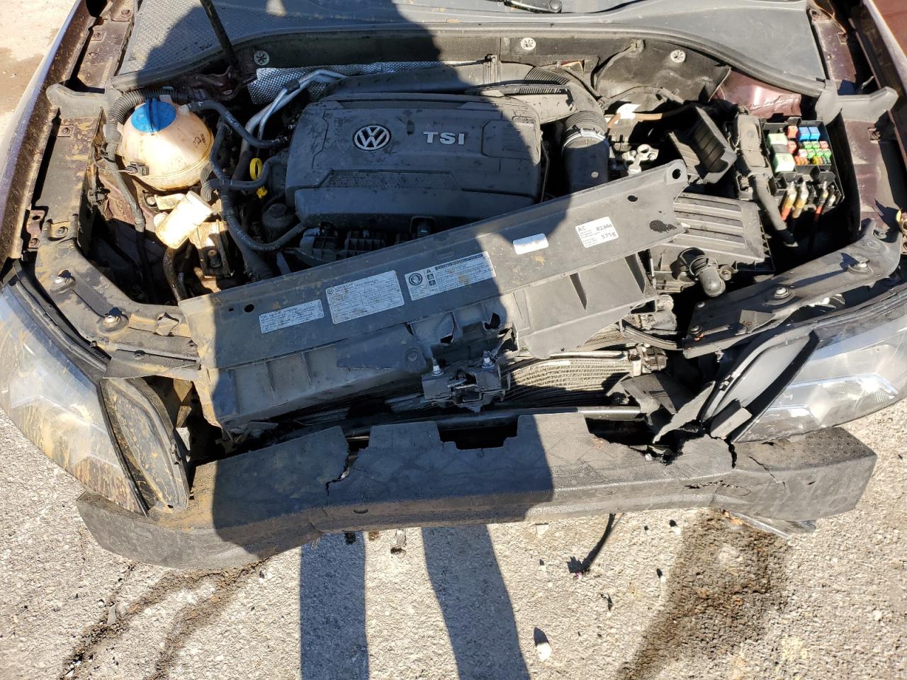 2014 Volkswagen Passat - Image 11