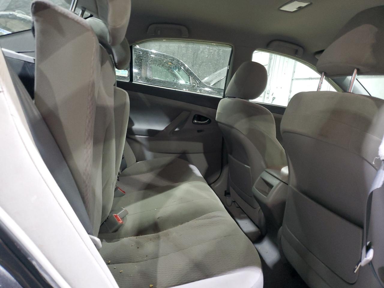 2010 Toyota Camry - Image 10