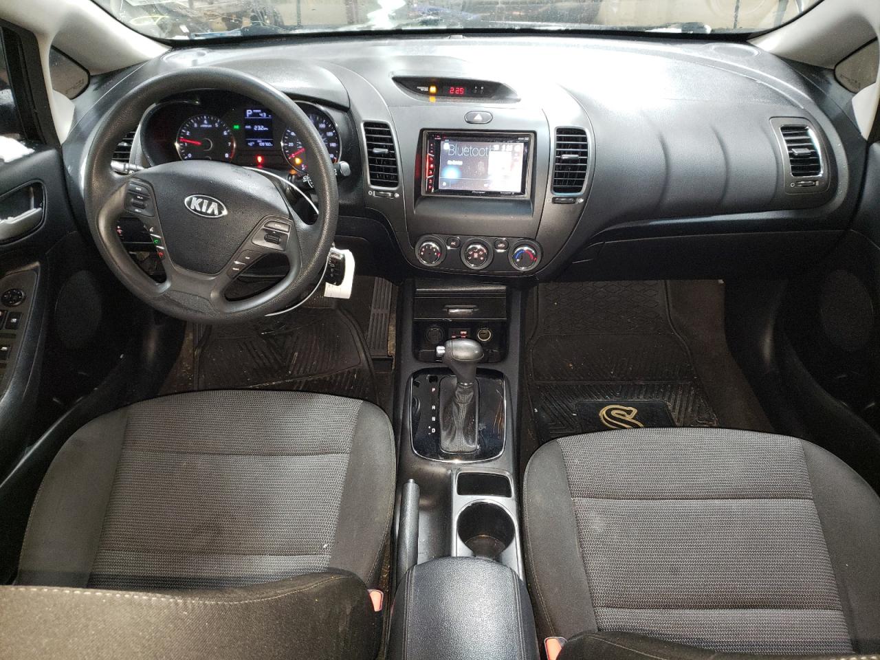 2017 Kia Forte - Image 8