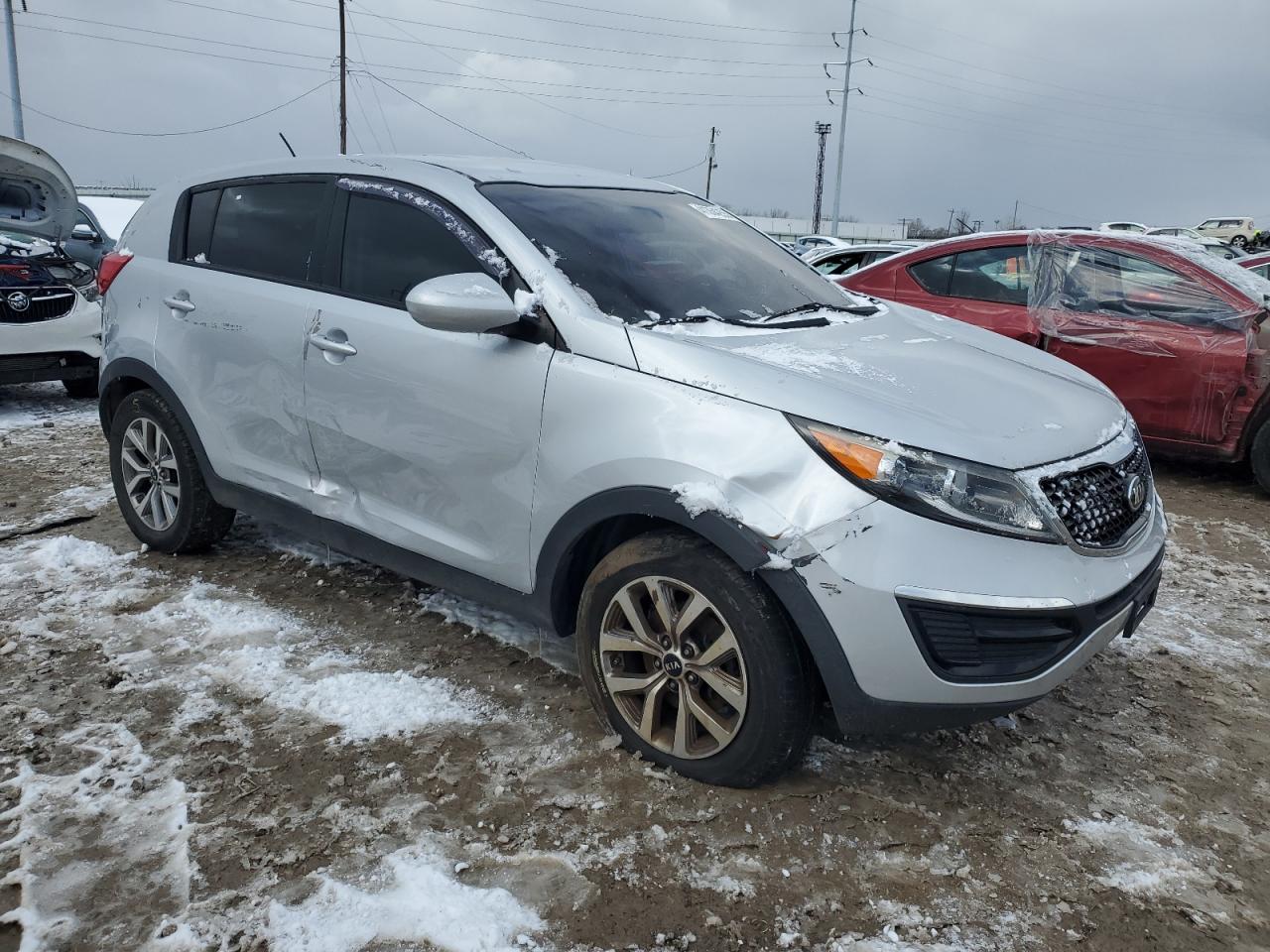 VIN KNDPB3ACXG7804973 2016 KIA SPORTAGE no.4