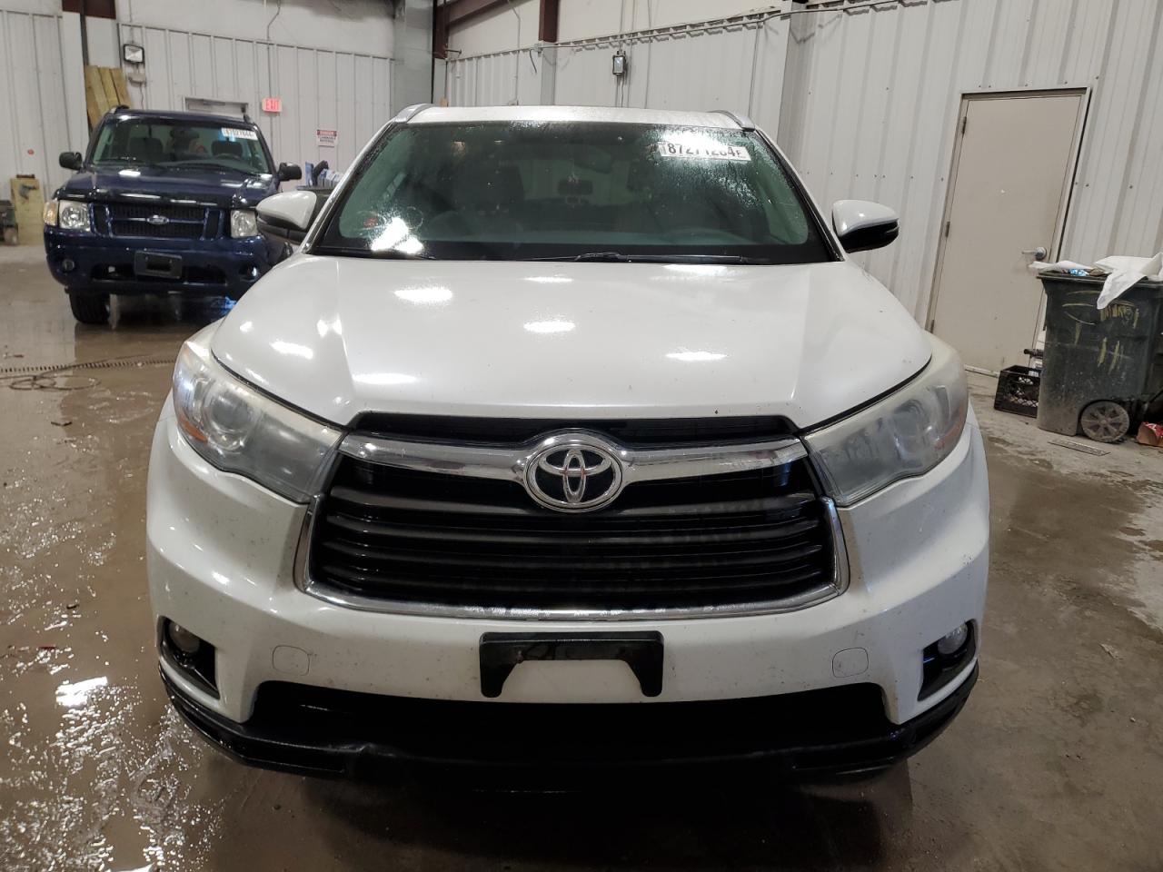 2015 Toyota Highlander - Image 5