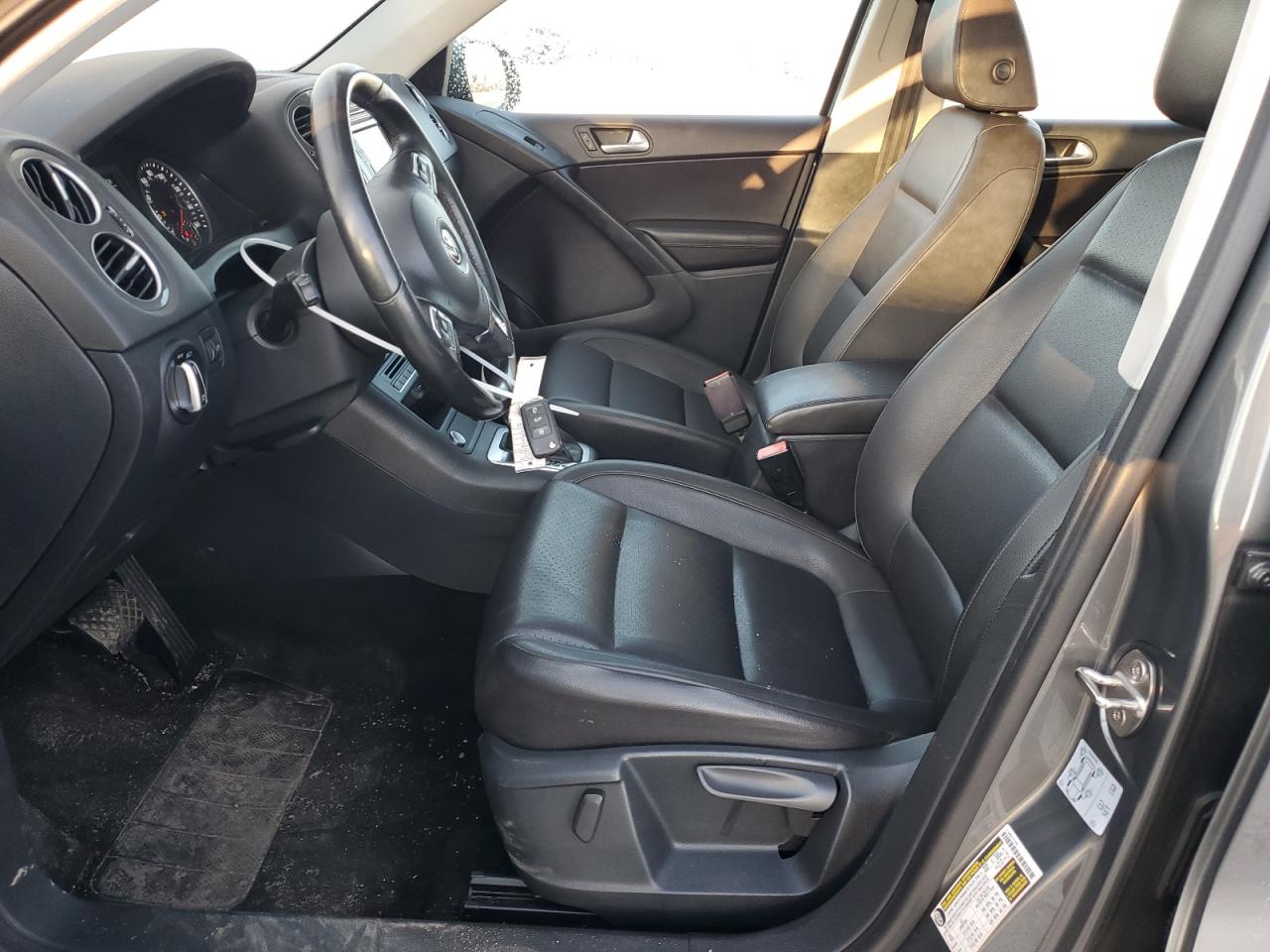 2017 Volkswagen Tiguan - Image 7