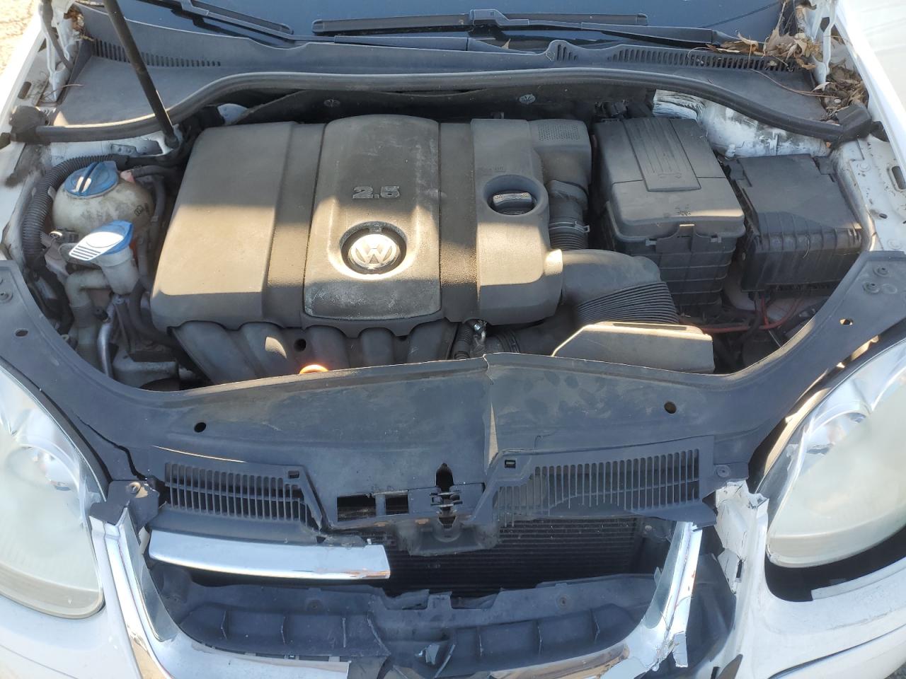 2009 Volkswagen Jetta - Image 11