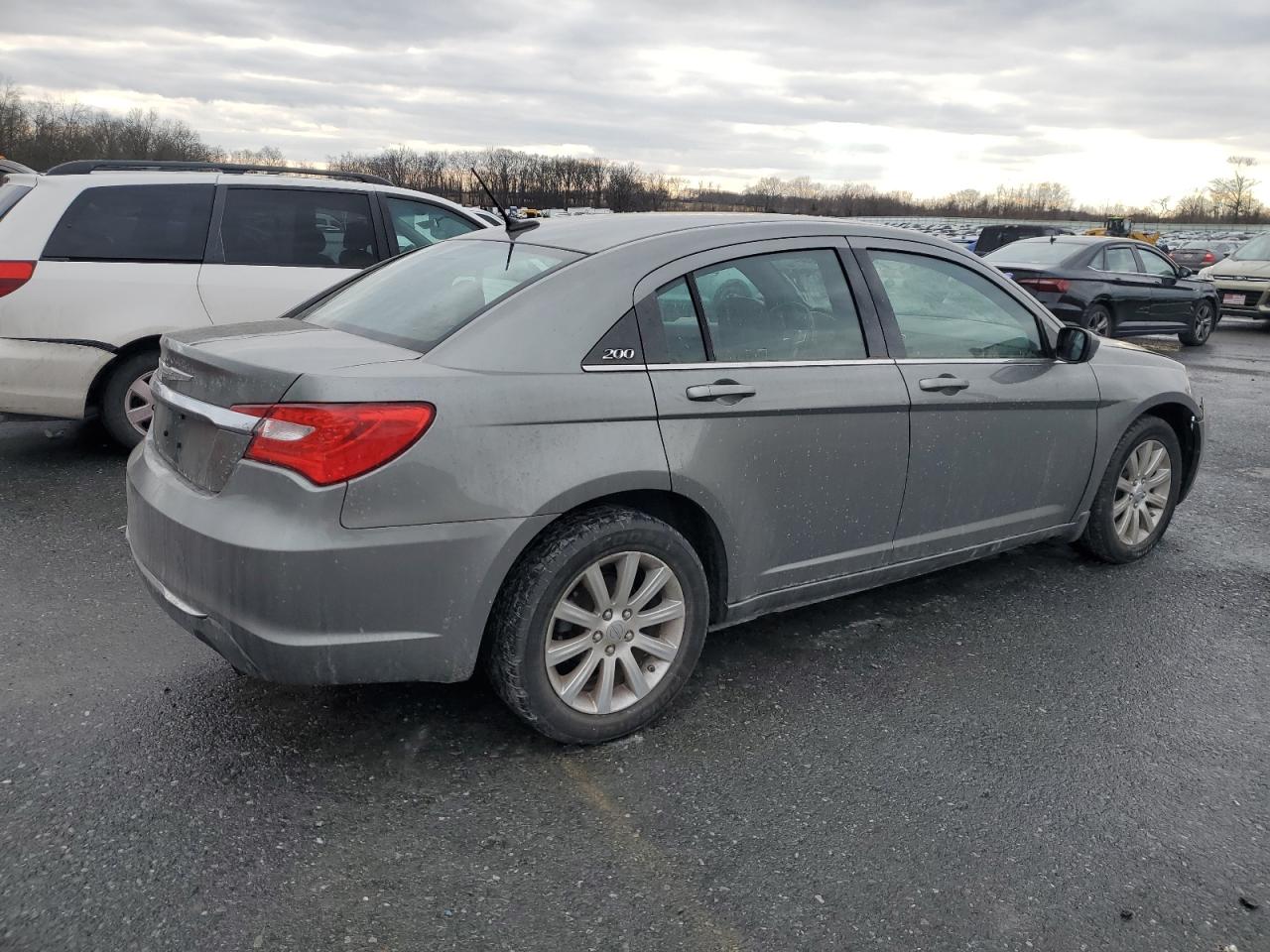 2012 Chrysler 200 - Image 3