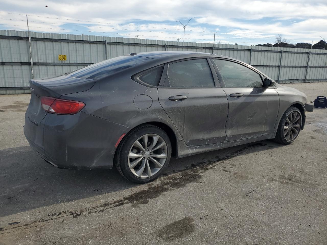 2015 Chrysler 200 - Image 3