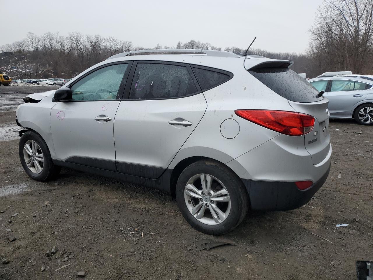 2011 Hyundai Tucson - Image 2