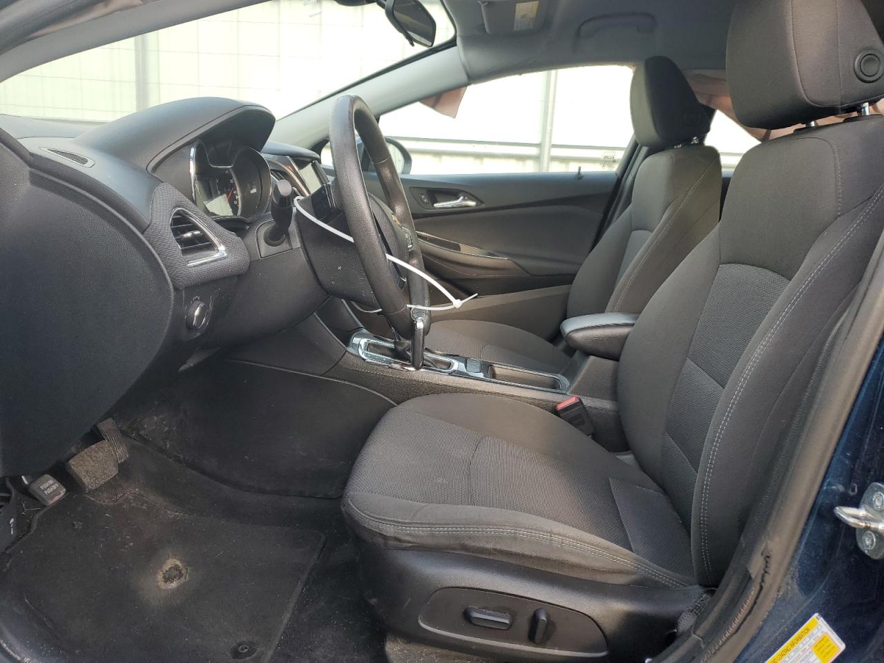 2019 Chevrolet Cruze - Image 7