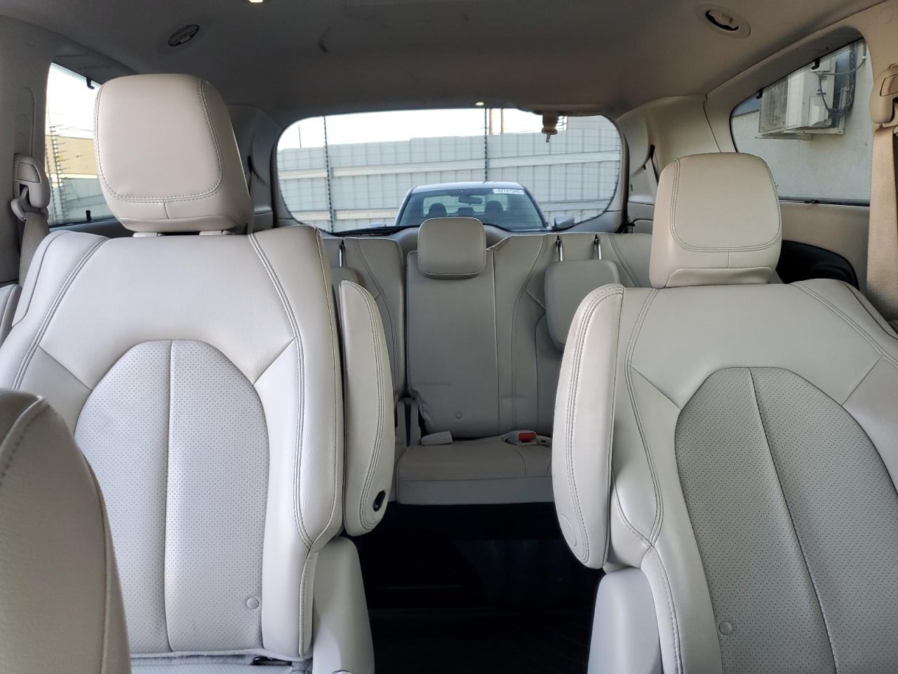 2019 Chrysler Pacifica - Image 10
