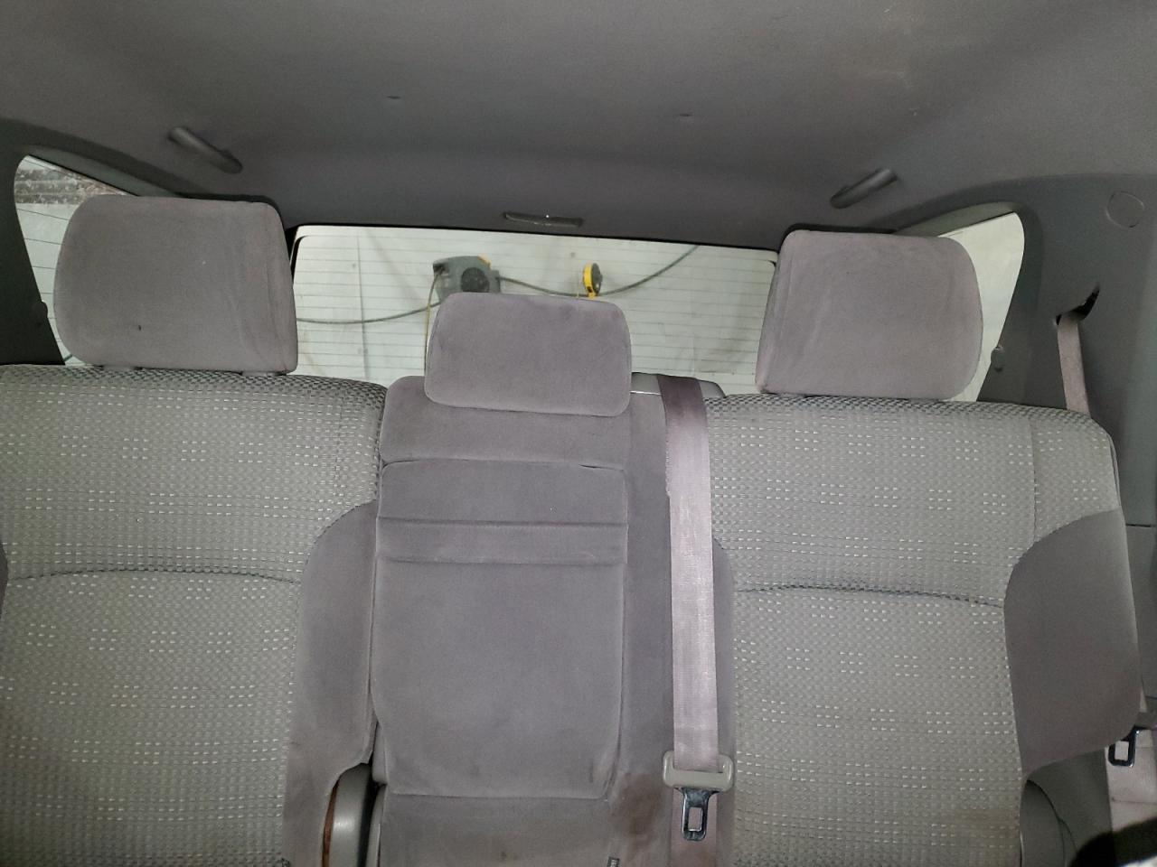 2004 Toyota 4Runner - Image 10