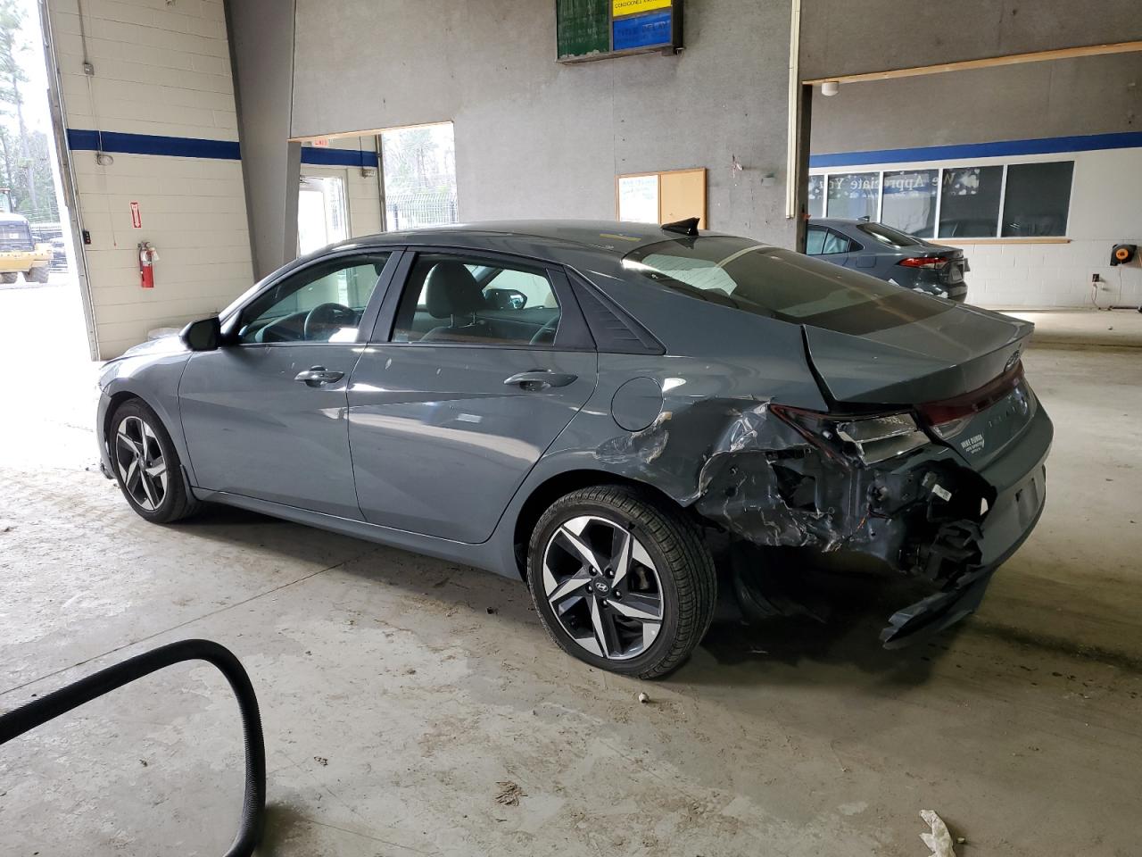 2023 Hyundai Elantra - Image 2