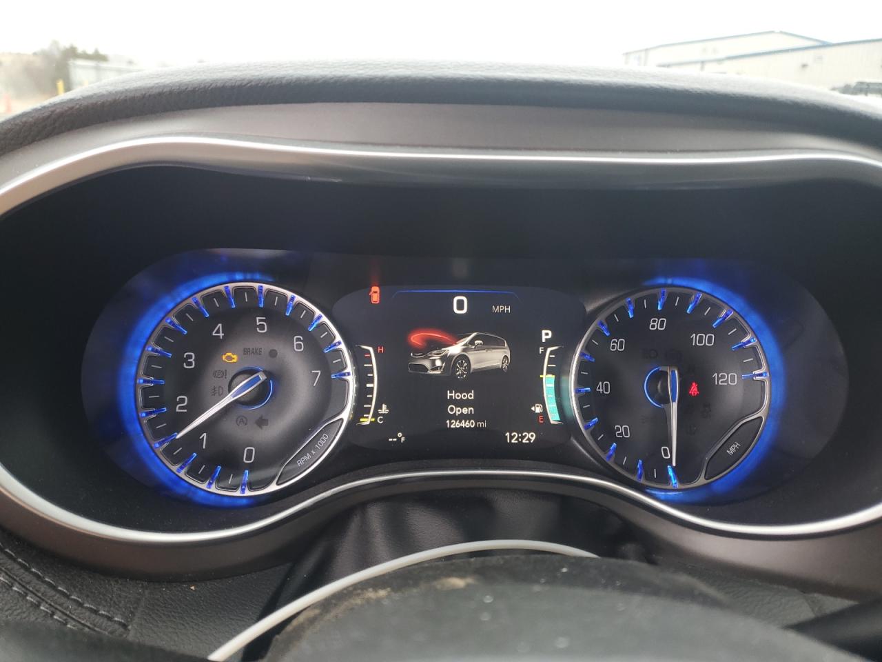 2018 Chrysler Pacifica - Image 9