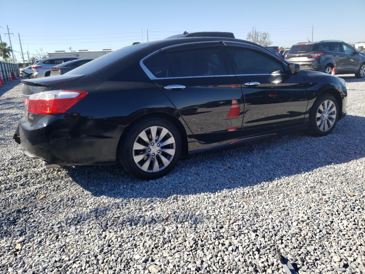 VIN 1HGCR3F96EA028558 2014 HONDA ACCORD no.3