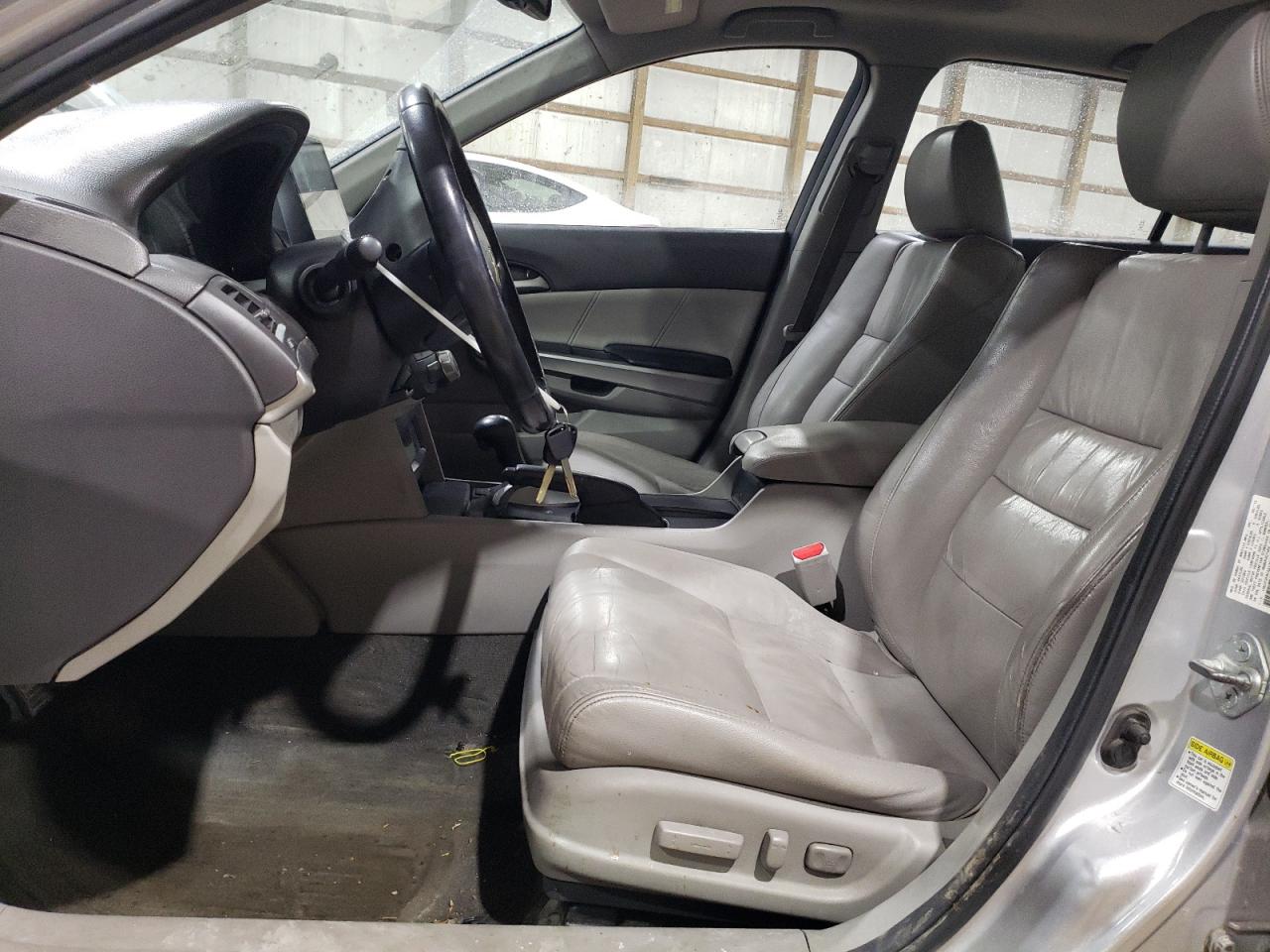 2010 Honda Accord - Image 7