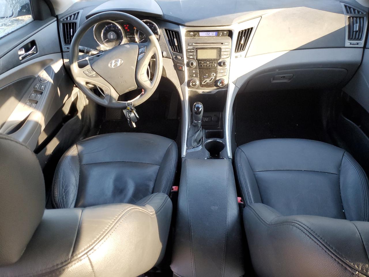 2013 Hyundai Sonata - Image 8