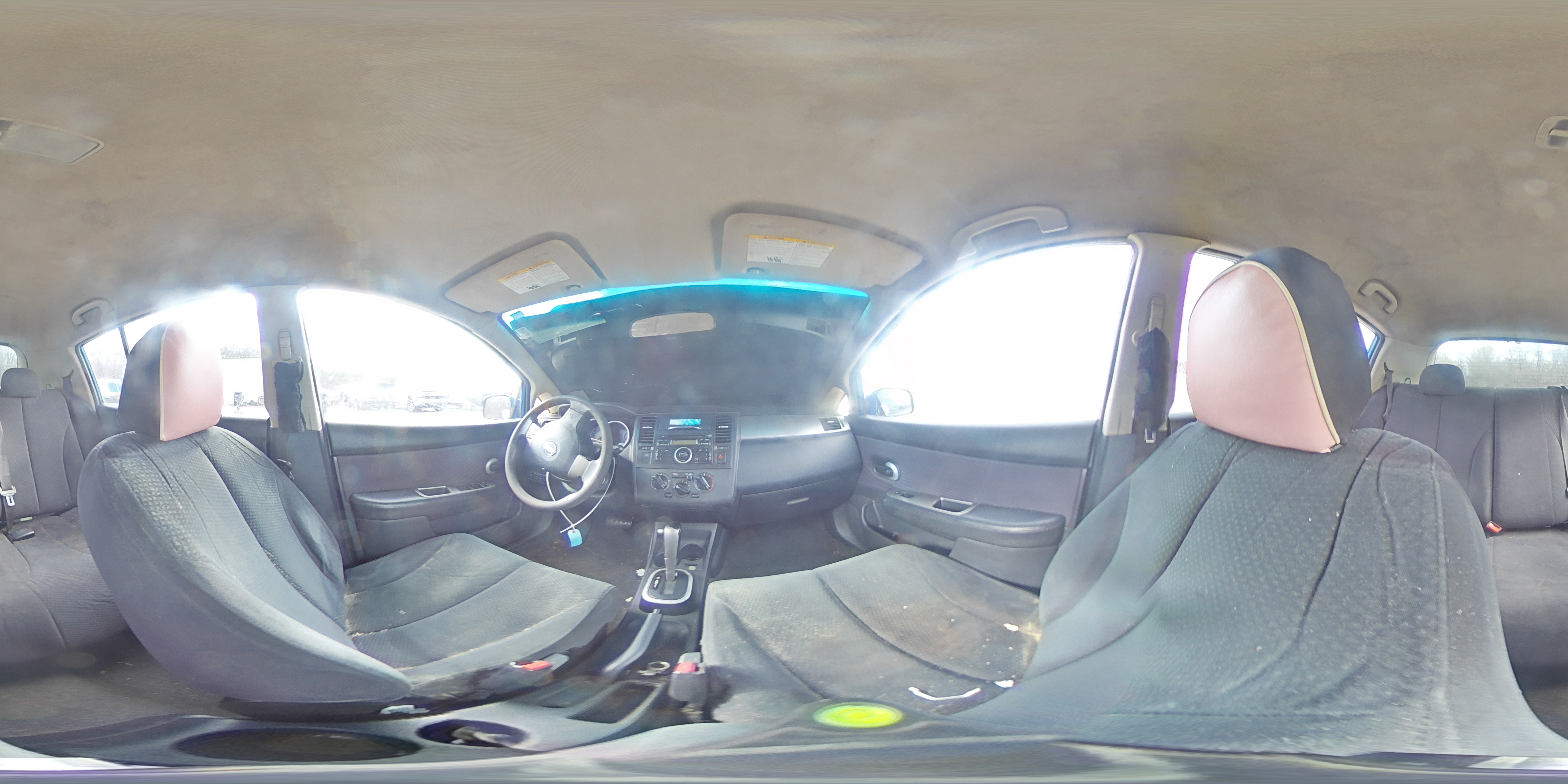 2010 Nissan Versa - Image 12