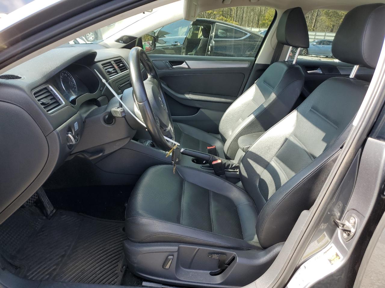 2014 Volkswagen Jetta - Image 7