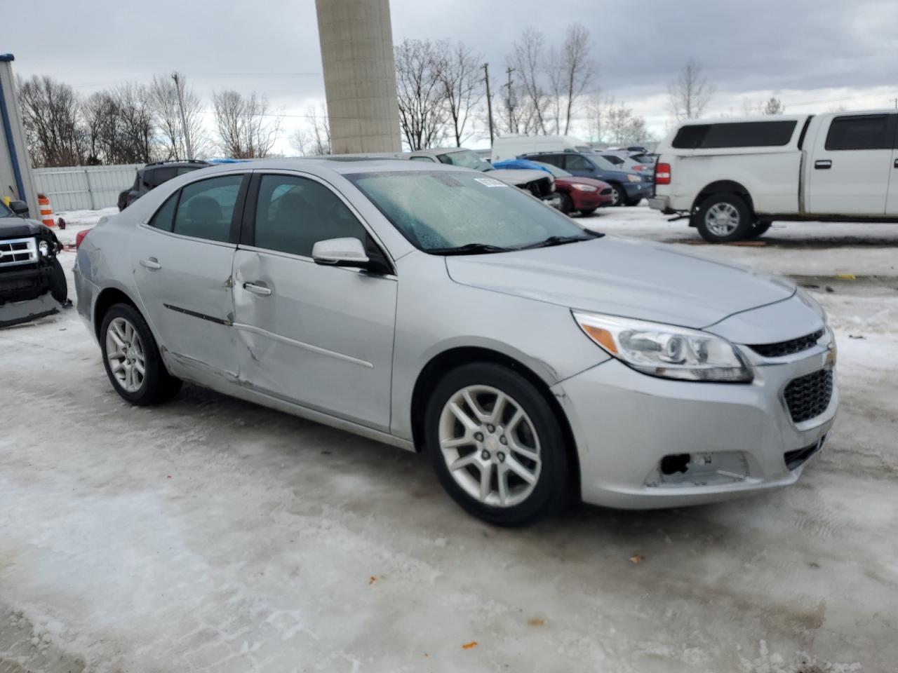 2016 Chevrolet Malibu - Image 4