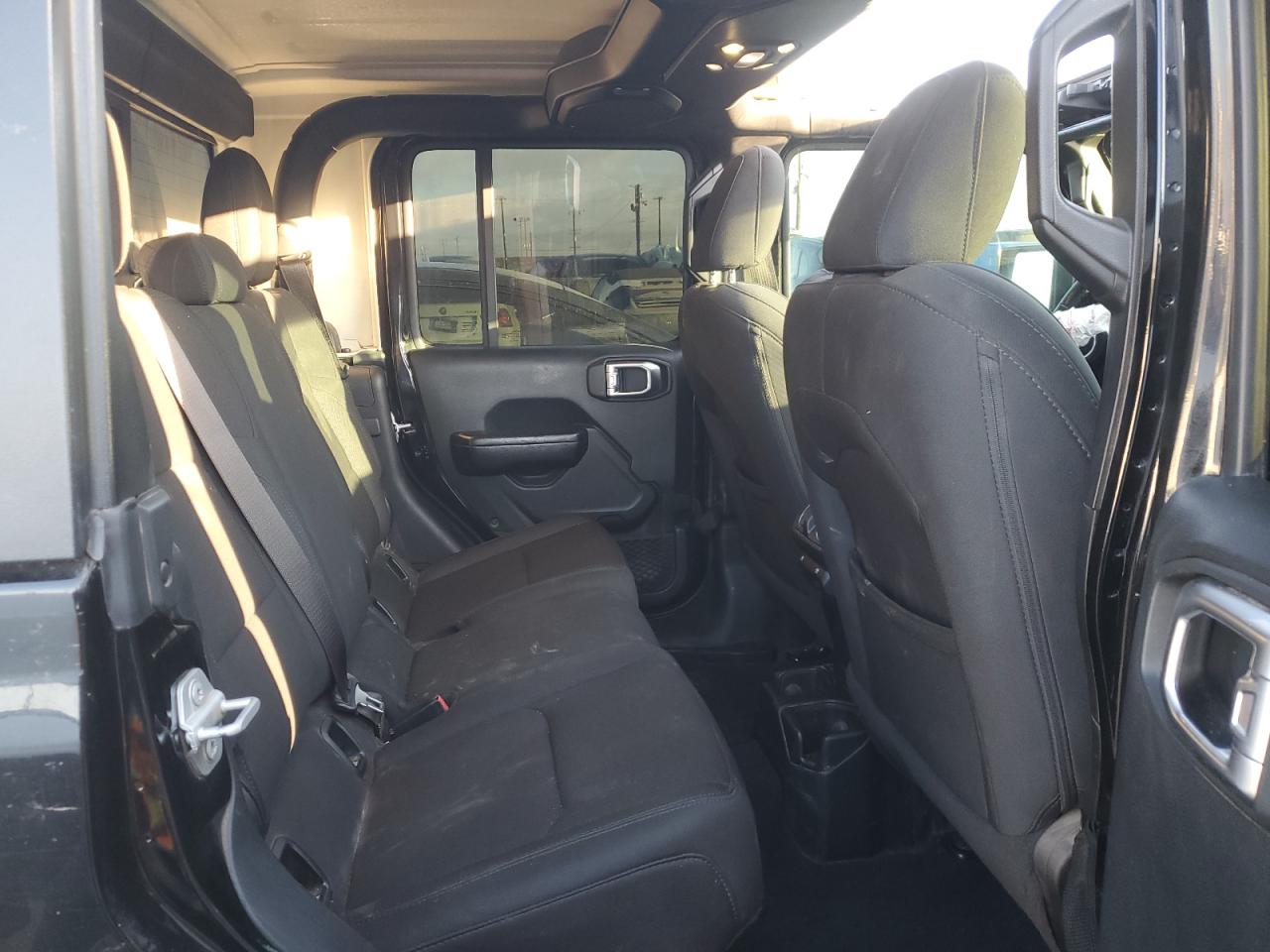 2020 Jeep Gladiator - Image 11