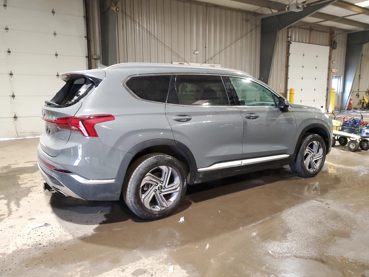 2022 Hyundai Santa Fe - Image 3
