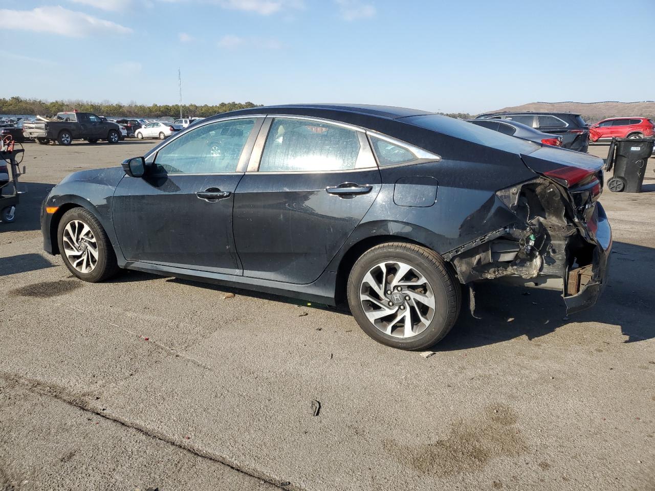 VIN 19XFC2F71GE224669 2016 HONDA CIVIC no.2