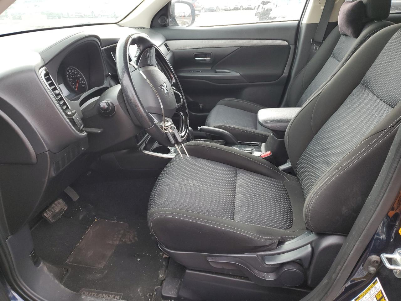 2018 Mitsubishi Outlander - Image 7