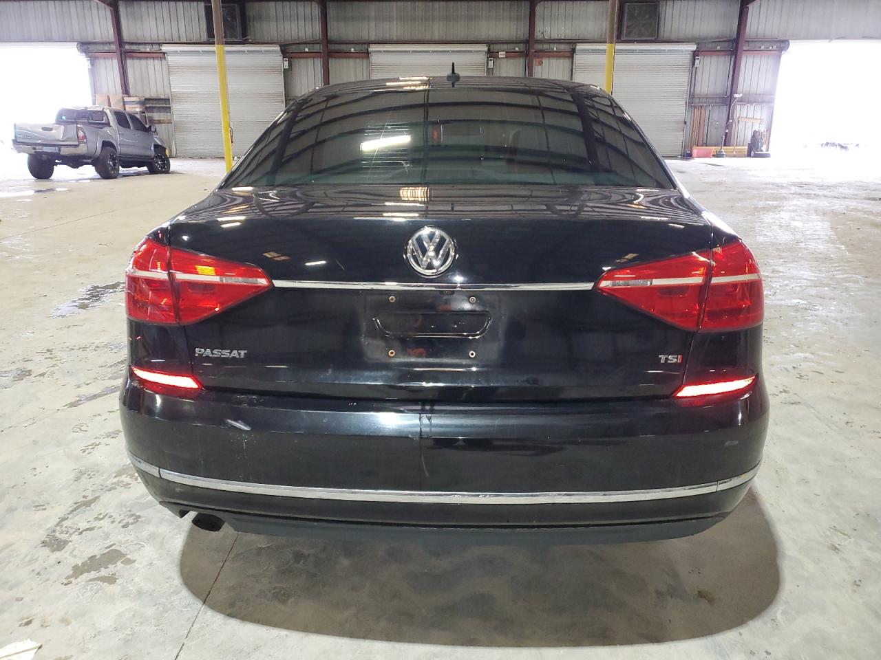 2016 Volkswagen Passat - Image 6