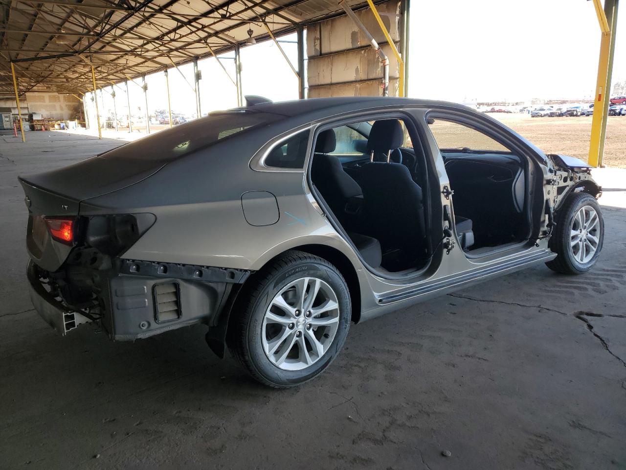 2017 Chevrolet Malibu - Image 3