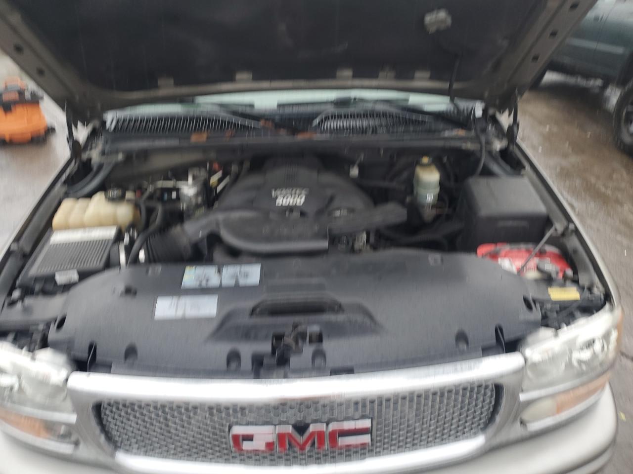 2002 GMC Yukon - Image 12