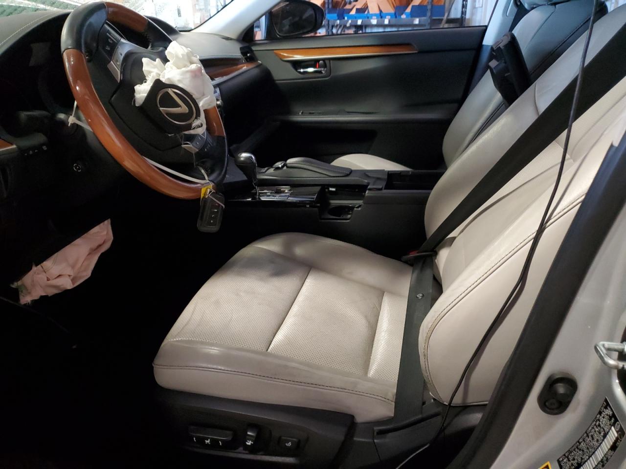 2014 Lexus ES - Image 7