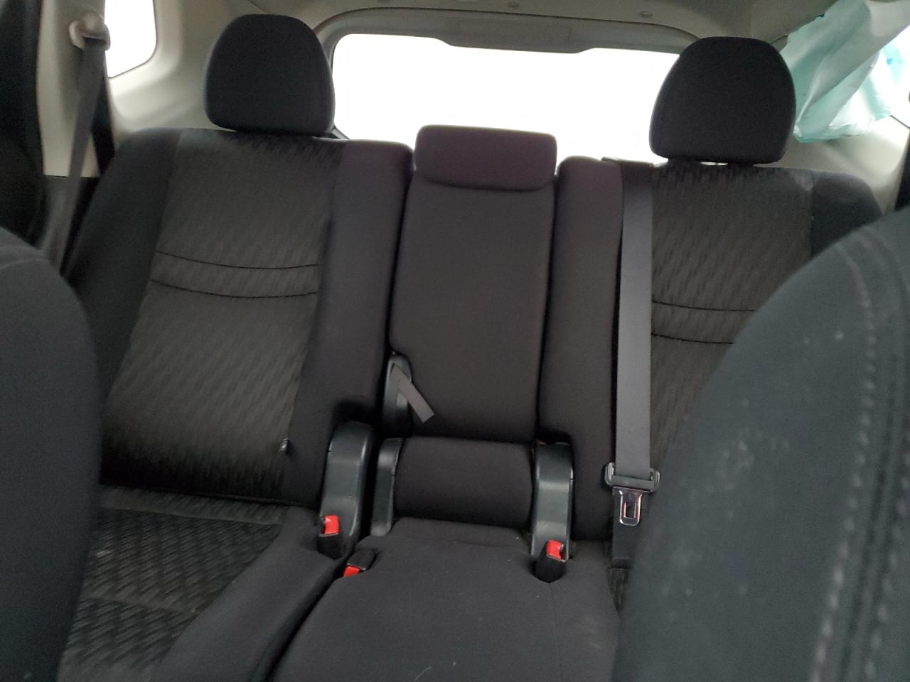 2018 Nissan Rogue - Image 10