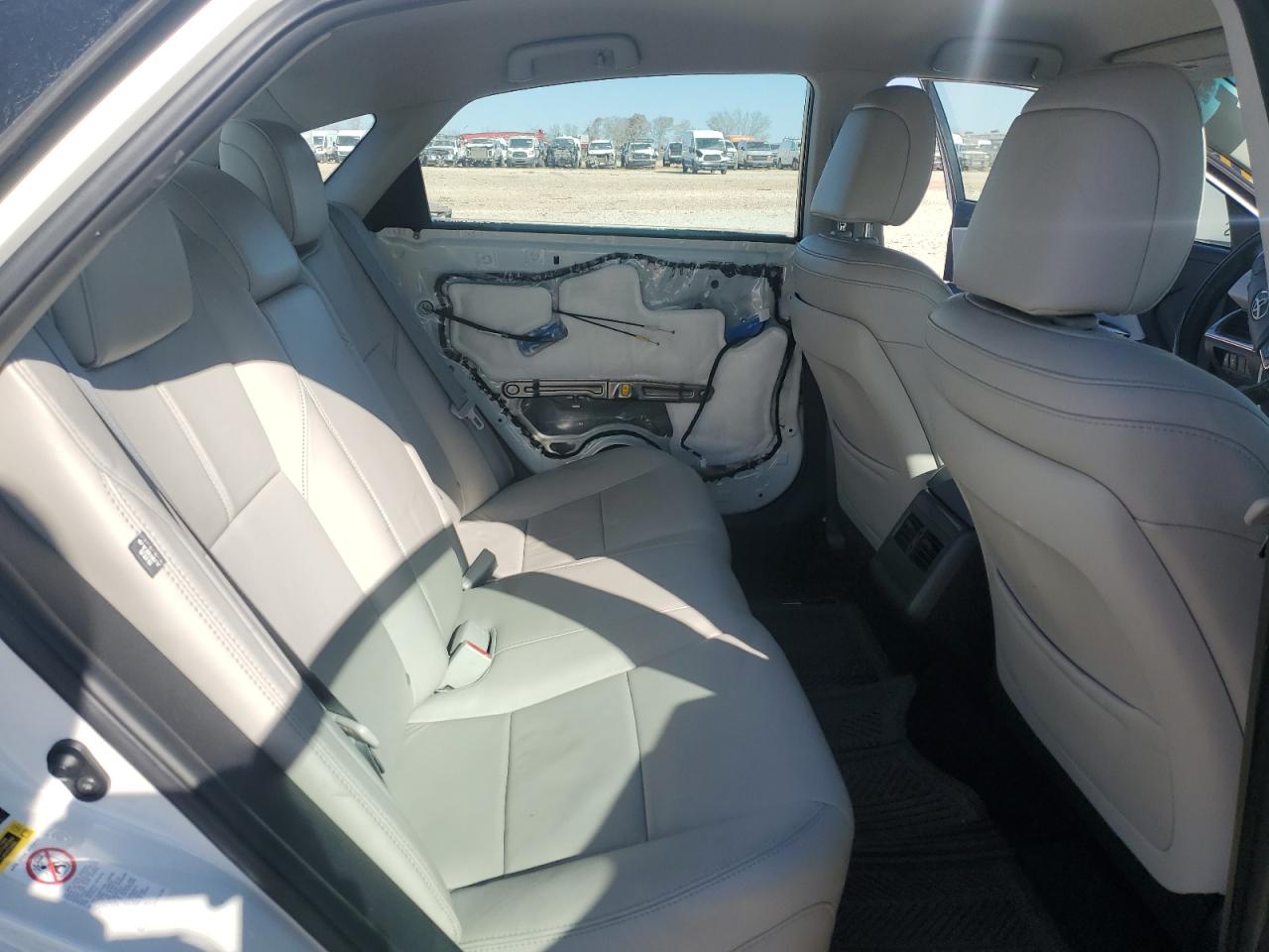 2014 Toyota Avalon - Image 10